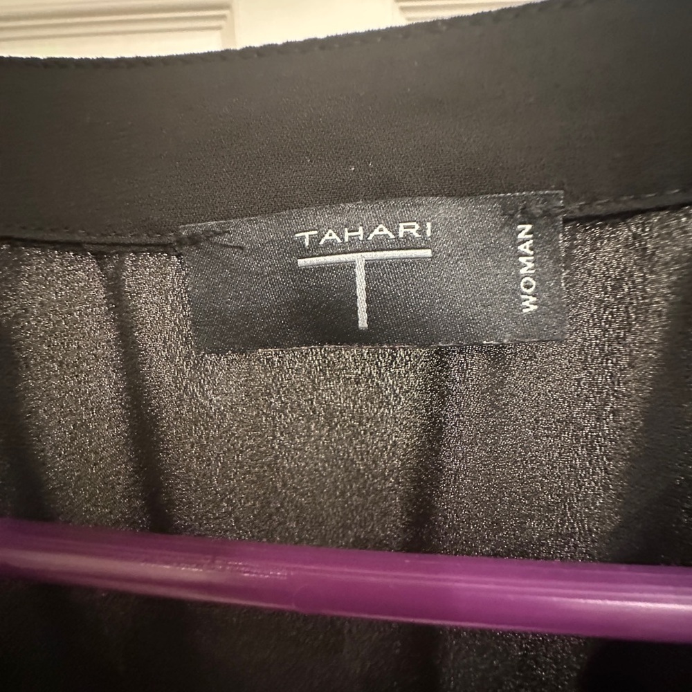 Tahari lace sleeve dress shirt. - Picture 4 of 6